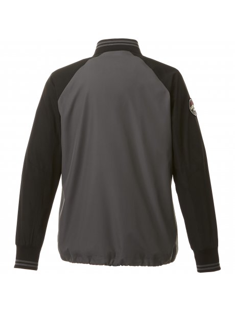 TM92714_990_B_OFF-MODEL-BACK